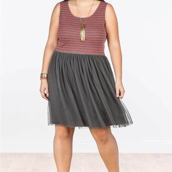 MATILDA JANE ‘Twas the Night Charcoal Gray/Red Striped Tulle Dress, Medium, GUC. - Picture 10 of 11